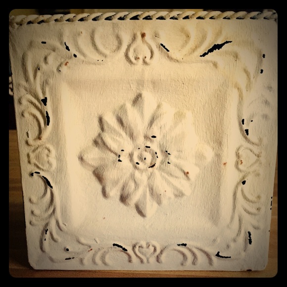 Southern Living At Home Other - 🎍 SLAH Pressed Tin Planter EUC HTF Vintage Appeal